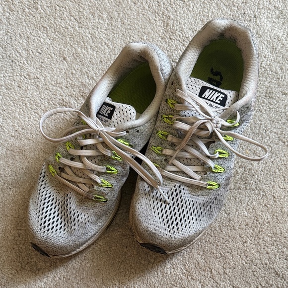 Nike Women’s Zoom All Out Running Sneakers Size 7.5 - Picture 1 of 1